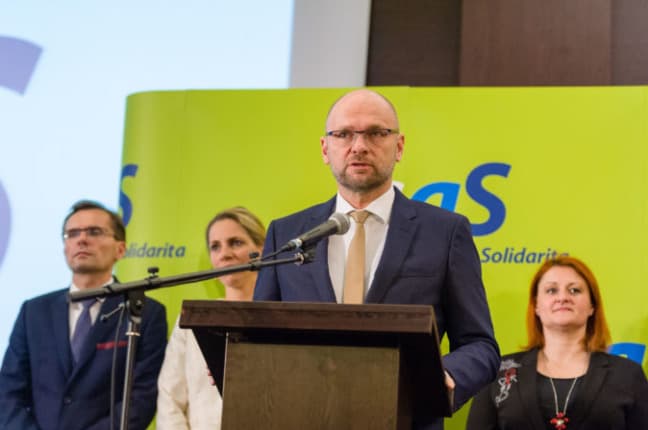 O predlžovaní lockdownu sa v koalícii stále rokuje