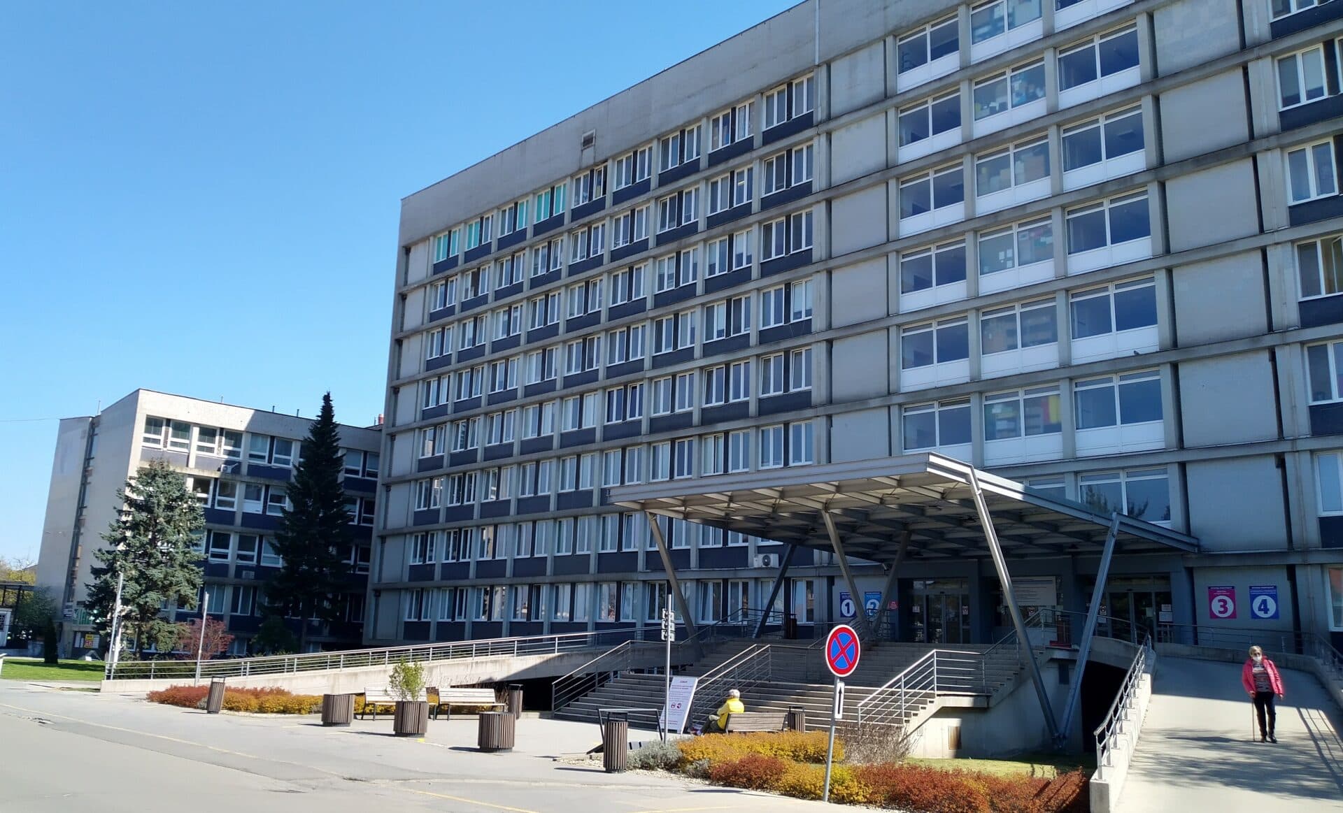 Situácia v UNLP je vážna. Pozastavujú sa plánované operácie a hospitalizácie