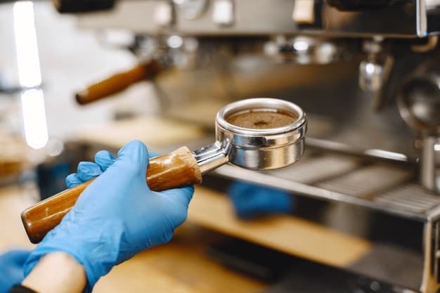 Pijete kávu a usadeninu následne vyhadzujete? Chyba! Využite ju efektívne