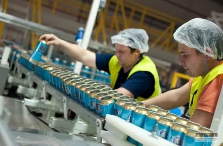 Od začiatku roka platí na Slovensku viacero opatrení na udržanie zamestnanosti