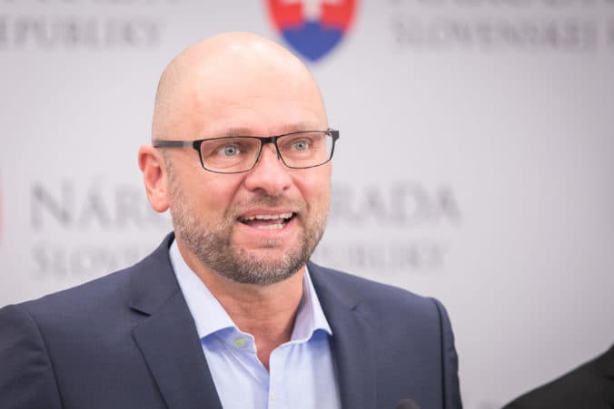 Nová atómová elektráreň na Slovensku by mala začať dodávať elektrinu v roku 2040, povedal Sulík