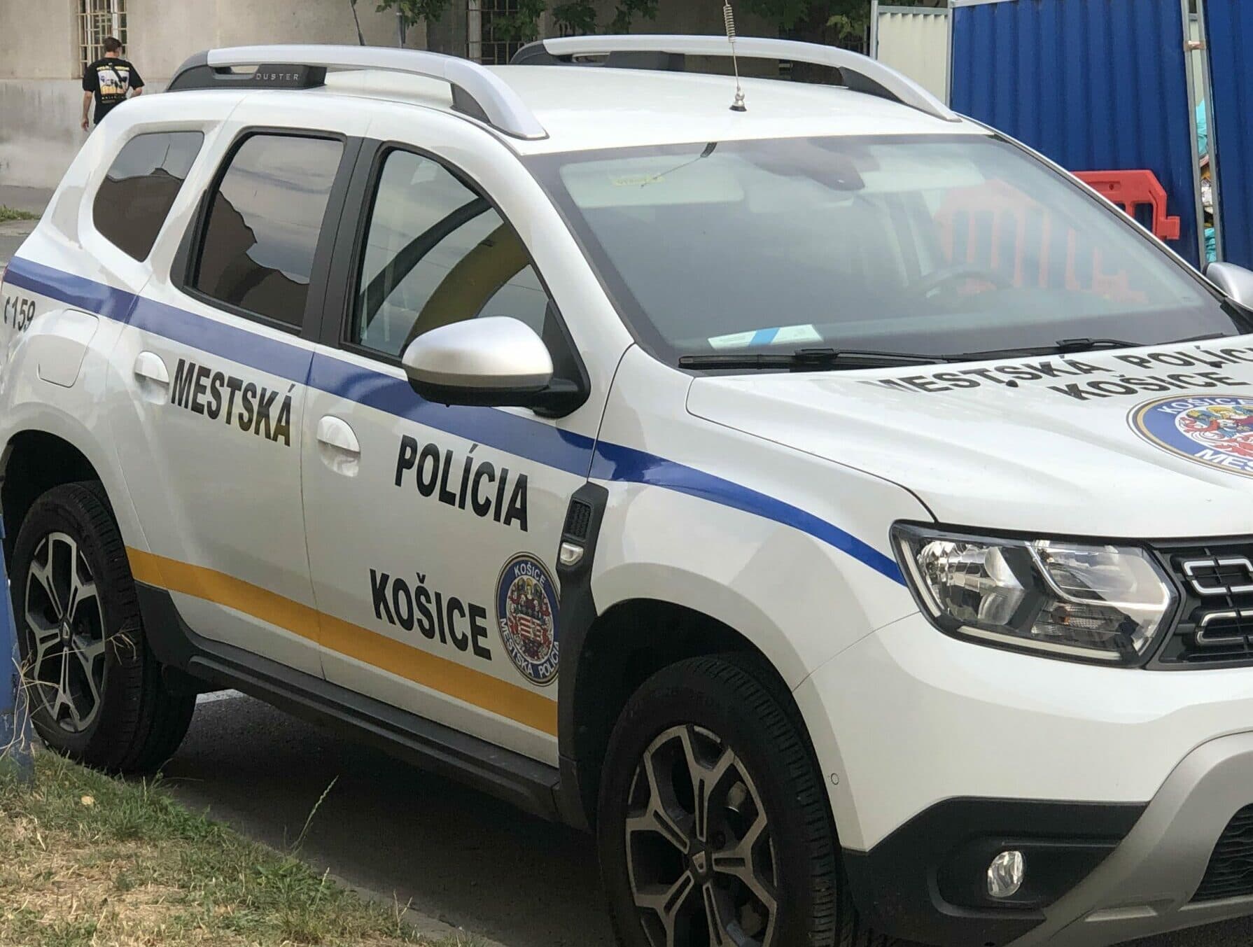 Na stanici bolo nájdené auto s rozbitým sklom. Nachádzala sa v ňom hľadaná osoba