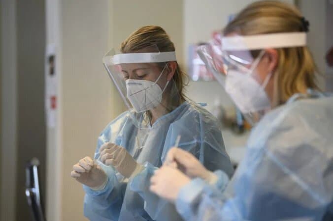 Za sobotu pribudlo 13 282 pozitívne testovaných PCR testami