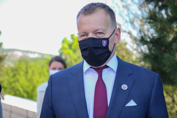 Kollára mrzí, že sa koaličný spor o ruskej rope rieši cez médiá