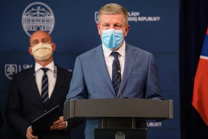Očkovanie má podľa Lengvarského stále zmysel, zaočkovanosť určí vlnu pandémie na jeseň