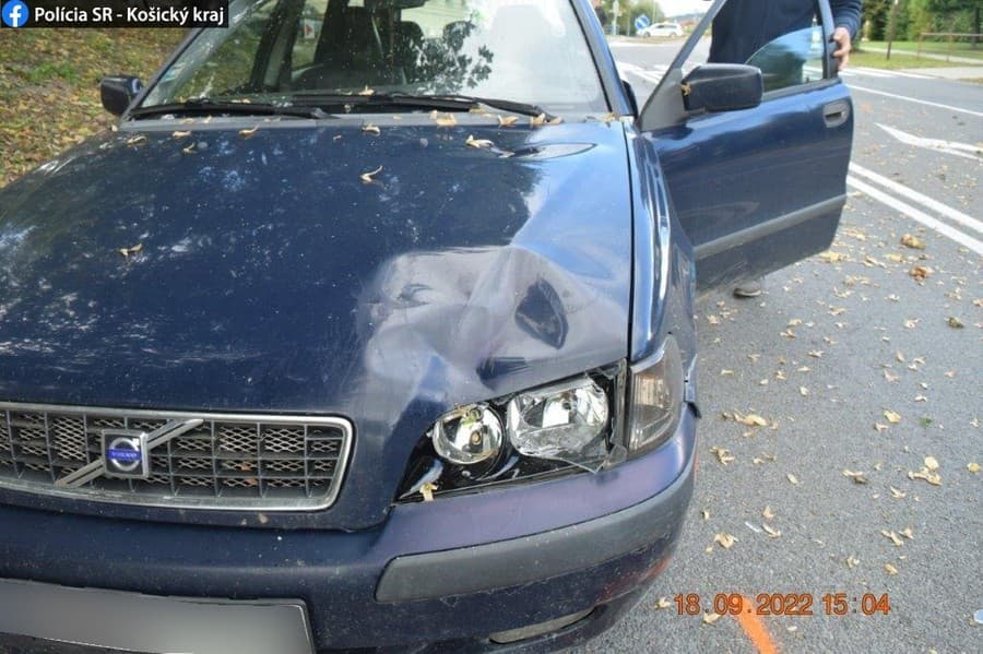 Policajti obvinili vodiča, ktorý v septembri na priechode pre chodcov zrazil chodkyňu