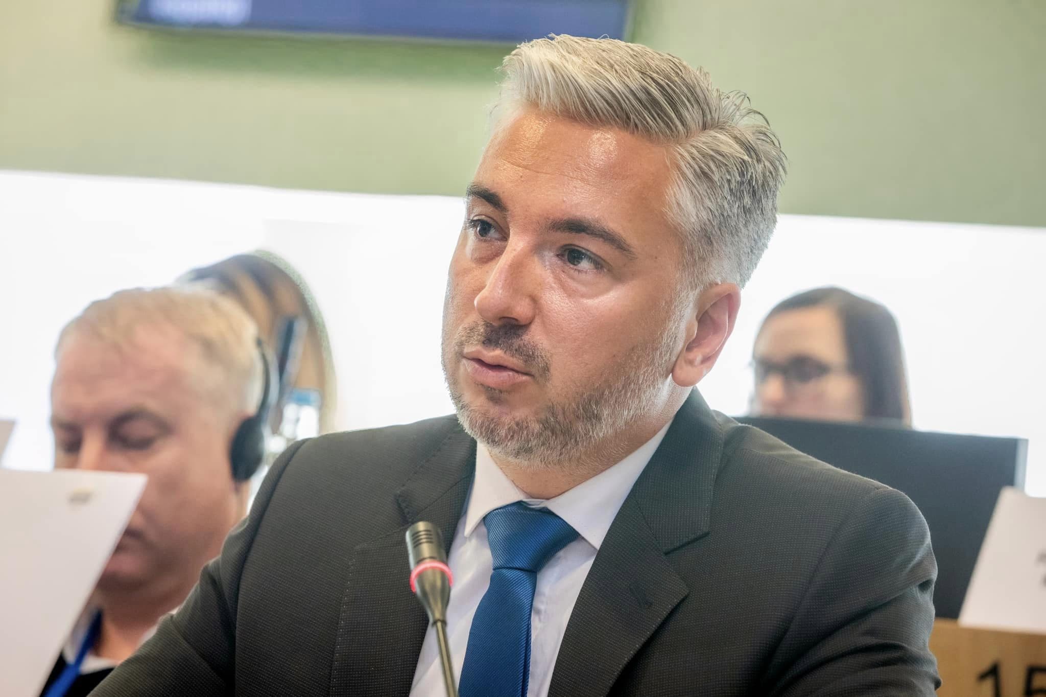 Trnku budú vyšetrovať na slobode, podnikateľa Redaya vzal súd do väzby