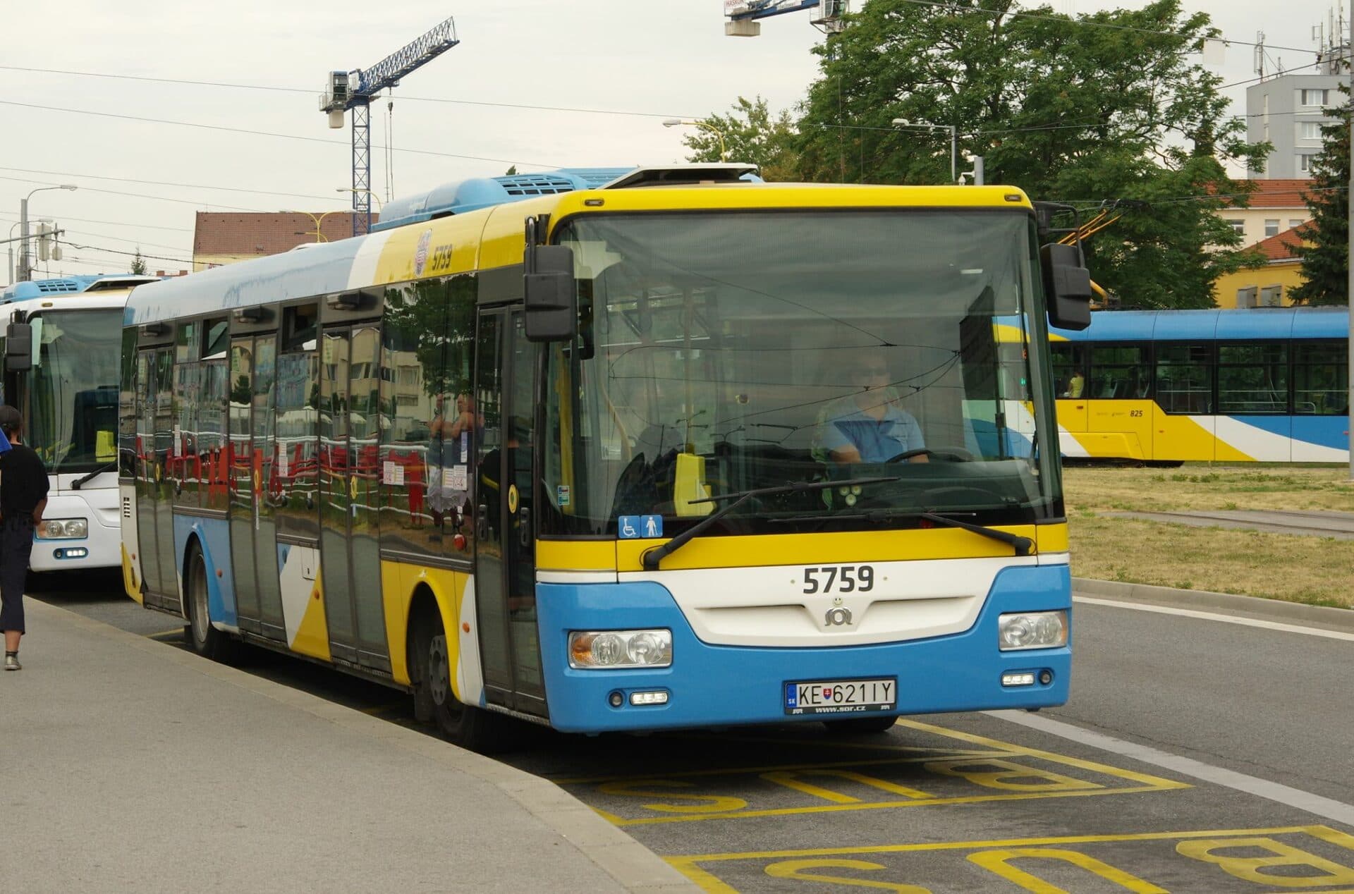Košická MHD bude premávať v prázdninovom režime, linku na letisko posilnia