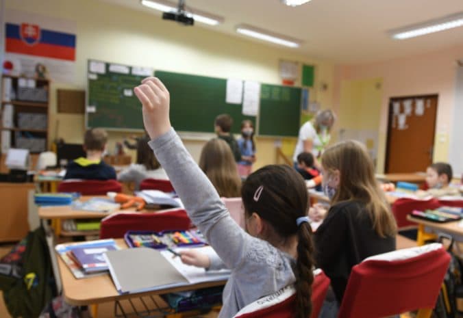 Rezort školstva vyčlení na každého žiaka z Ukrajiny jednorazový príspevok 200 eur