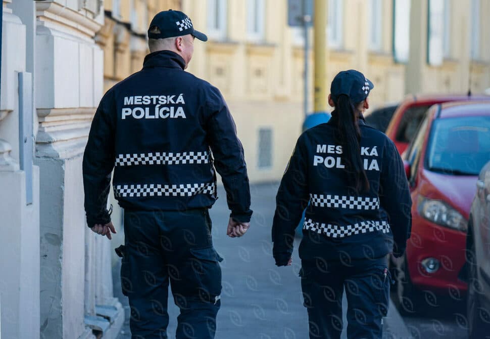 Mestskí policajti a statočná žena zabránili tragédii v Košiciach