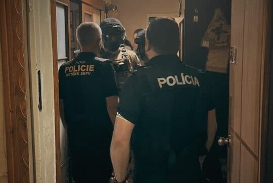Tím Slovenska, Česka a Ukrajiny vyšetruje v Dnipre bombové hrozby na školách z minulého roka