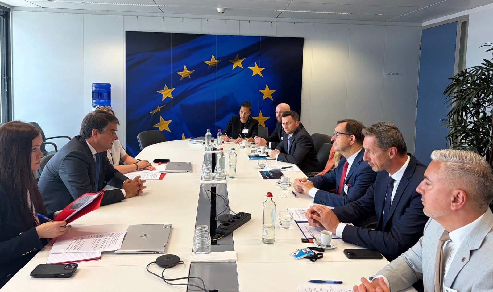 KSK a PSK sa v Bruseli spojili pre garancie podpory EÚ pre východné regióny