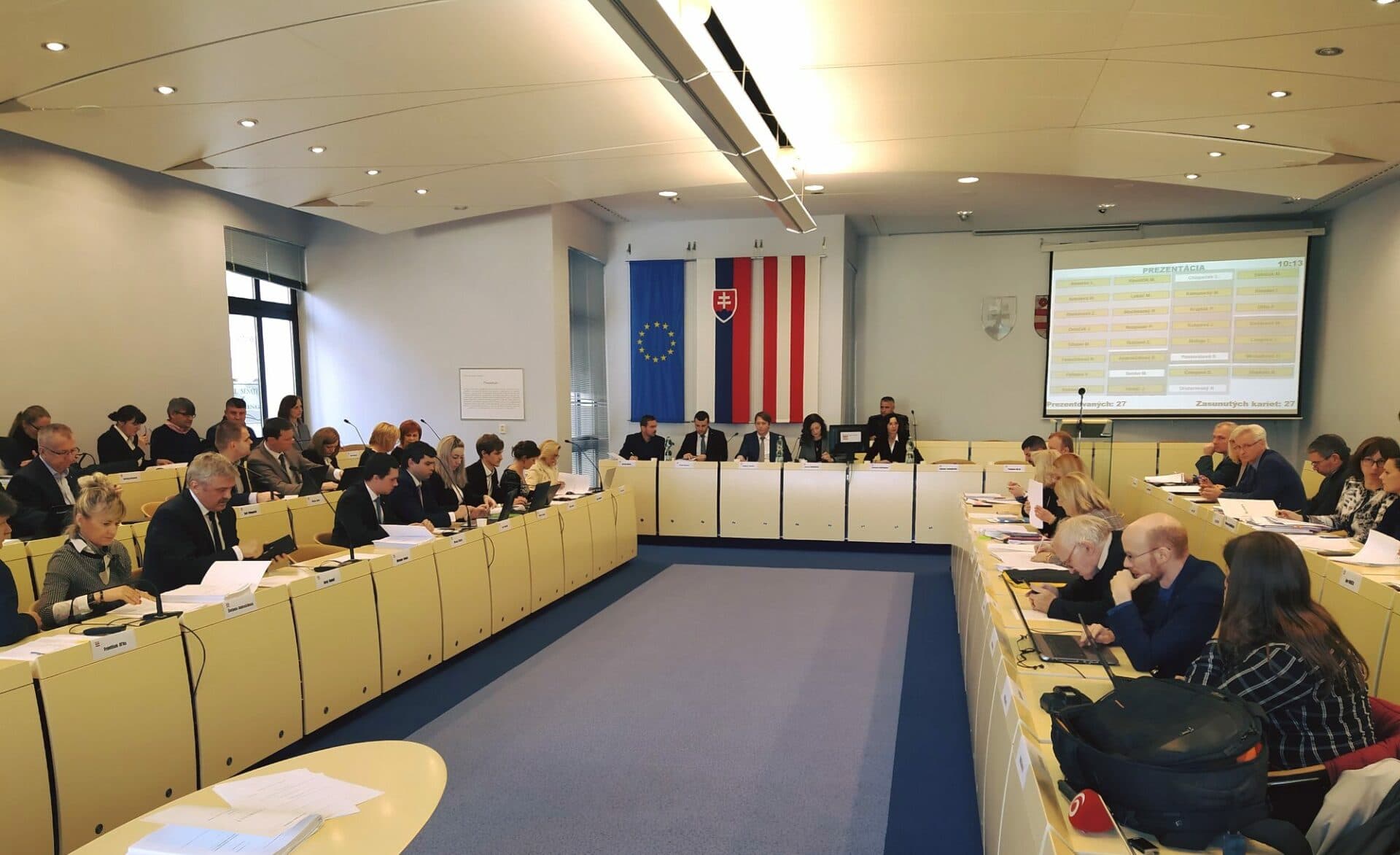 Poslanci Prešova budú rokovať o finančných príspevkoch a zmenách v mestskej polícii