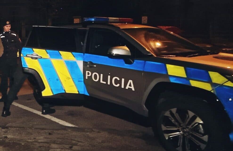 Muž STRIEĽAL z plynovej zbrane. Okoloidúci sa zľakli a začali utekať