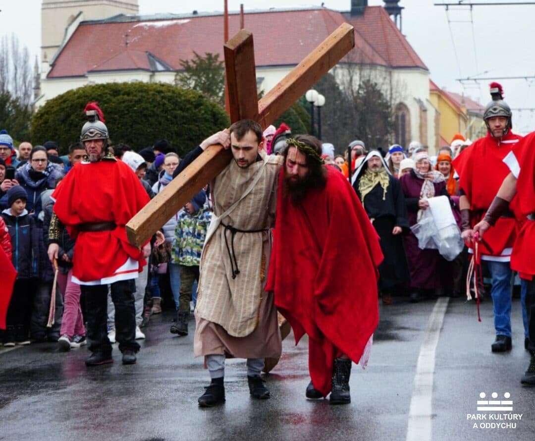 V centre mesta ožije krížová cesta. Ovplyvní aj dopravu