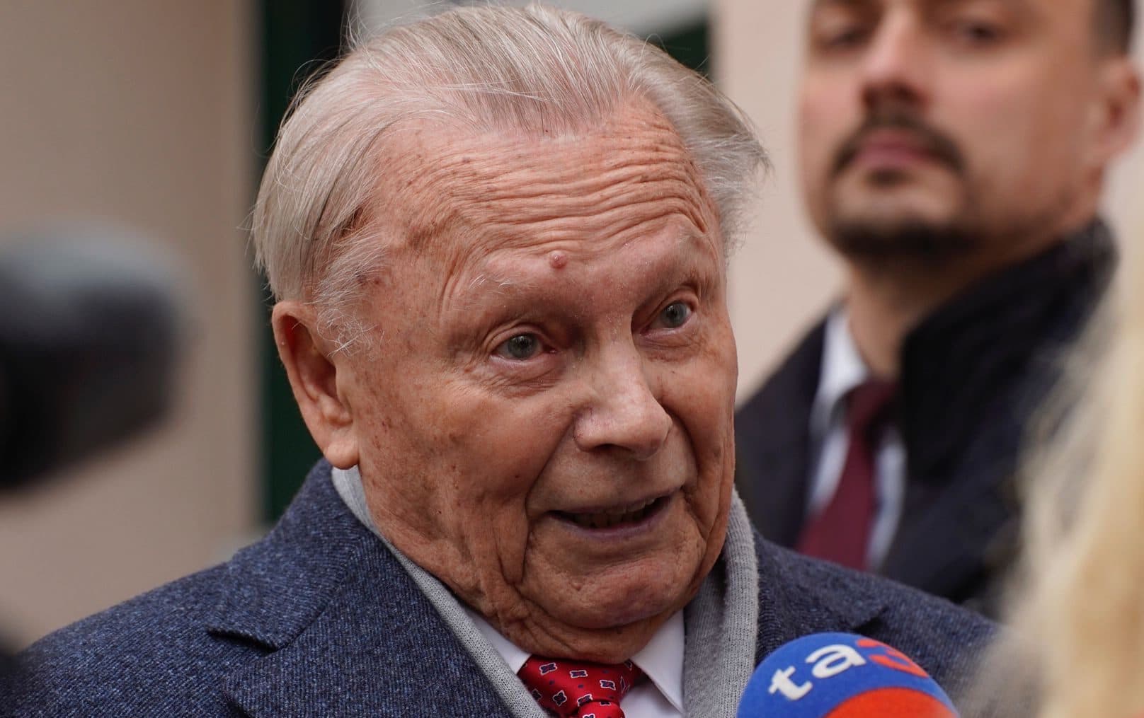 Rudolf Schuster daroval čitateľom z kraja zbierku kníh