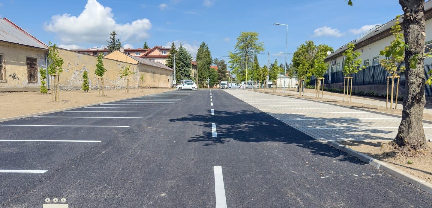 Mesto Prešov ukončilo opravu parkoviska pri amfiteátri, stála takmer 530-tisíc eur