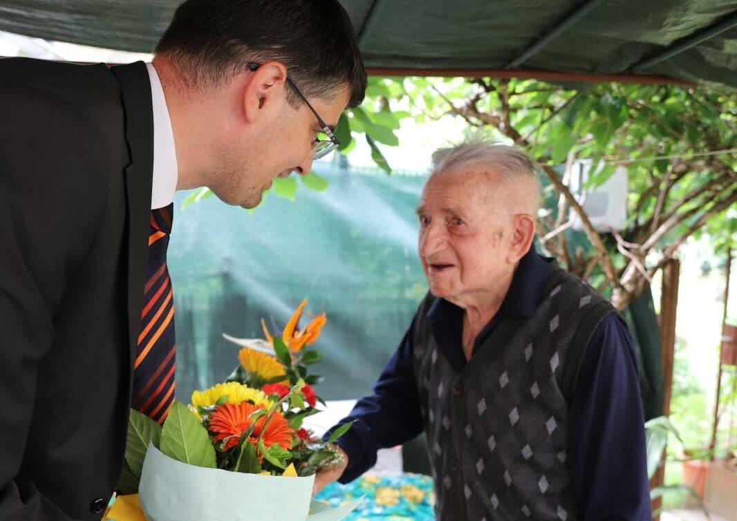 Obľúbený učiteľ Ján Slávik oslávil 105. narodeniny
