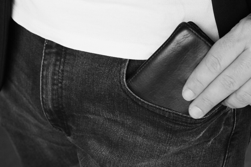 15-ročný tínedžer ukradol bankomatovú kartu. Jeho snaha platiť v obchode dopadla neúspešne
