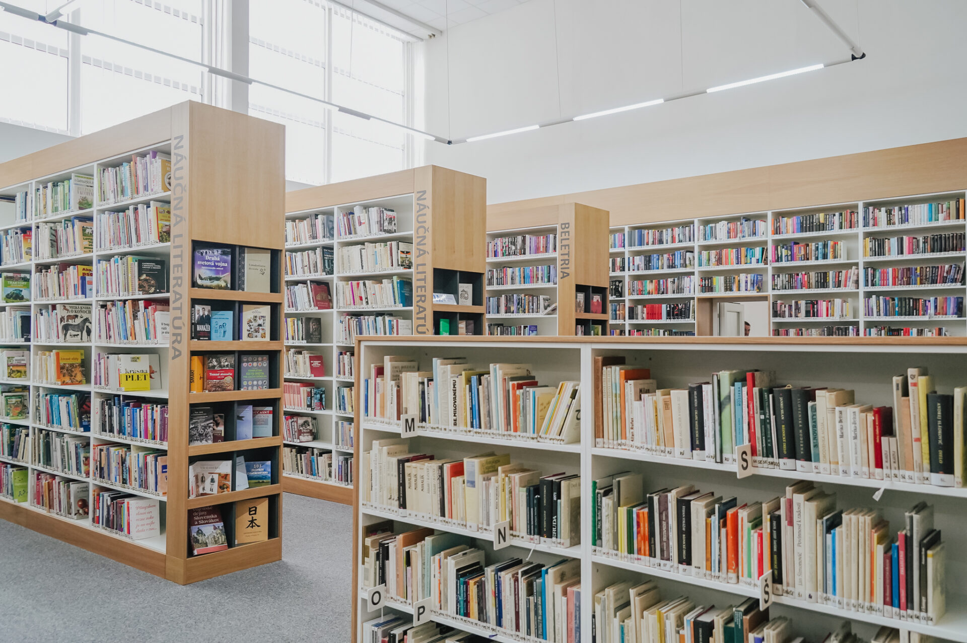 KNIHOMOĽOV pribúda, v Prešovskom kraji navštívilo knižnice vyše POL MILIÓNA čitateľov