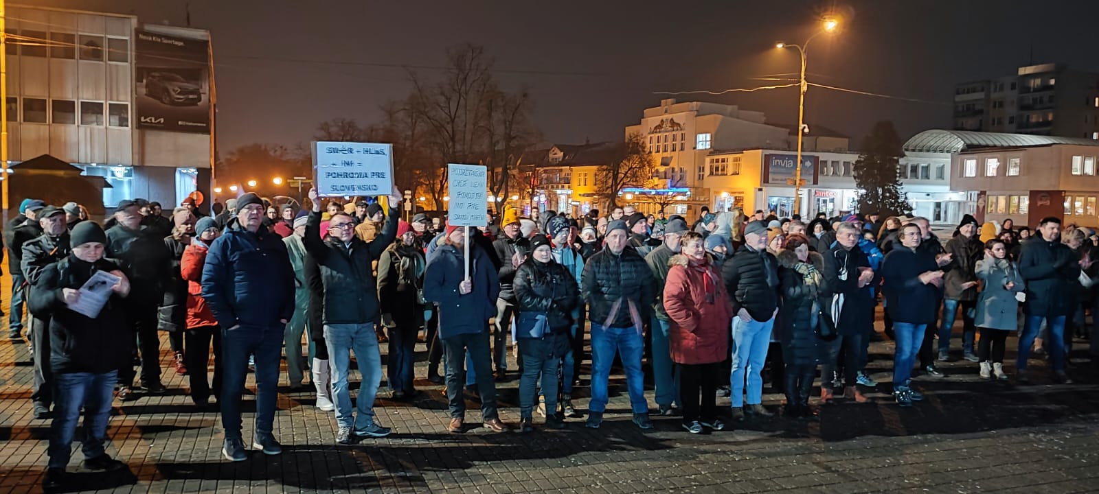 PROTESTY pokračovali aj na východe, v HUMENNOM sa objavila KOŠČOVÁ a mama zavraždenej Martiny Kušnírovej