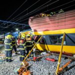 TRAGÉDIA v Pardubiciach: Rýchlik, ktorý smeroval do Košíc, sa zrazil s nákladným vlakom. ŠTYRIA MŔTVI a desiatky zranených